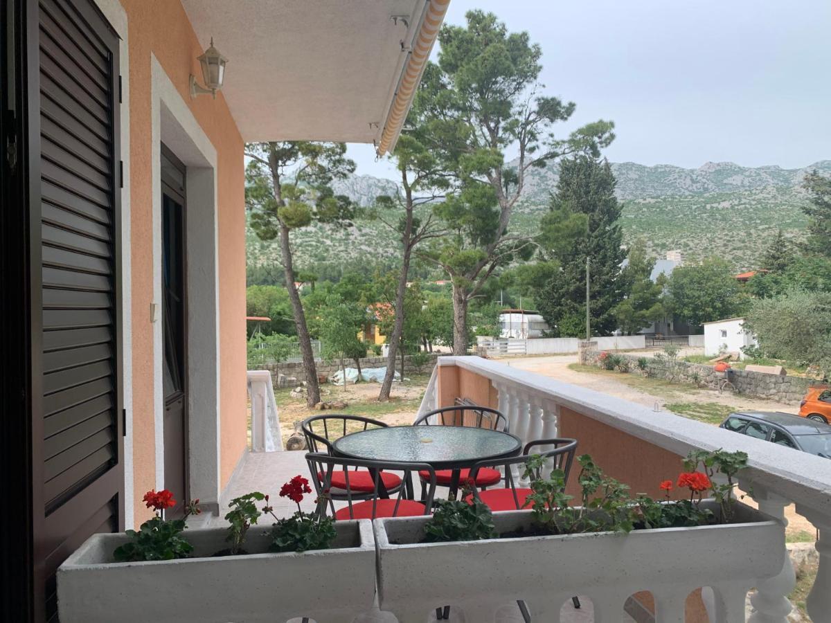 Apartmani Spomenka Селине Экстерьер фото