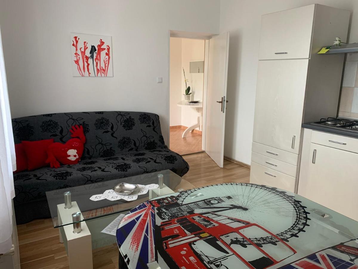 Apartmani Spomenka Селине Экстерьер фото