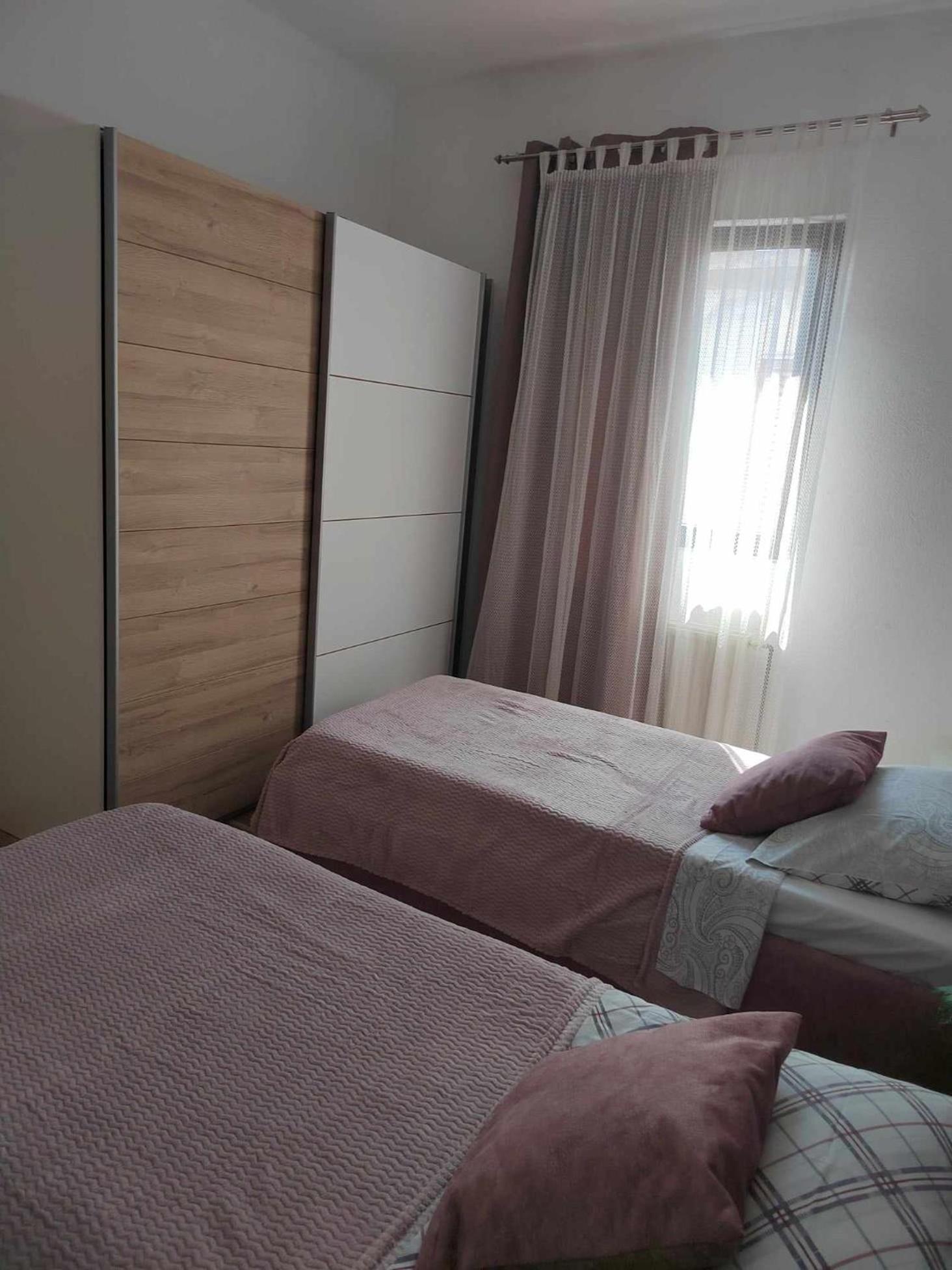 Apartmani Spomenka Селине Экстерьер фото