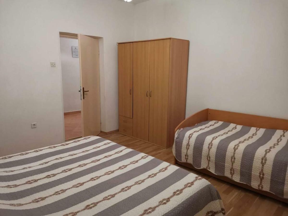 Apartmani Spomenka Селине Экстерьер фото
