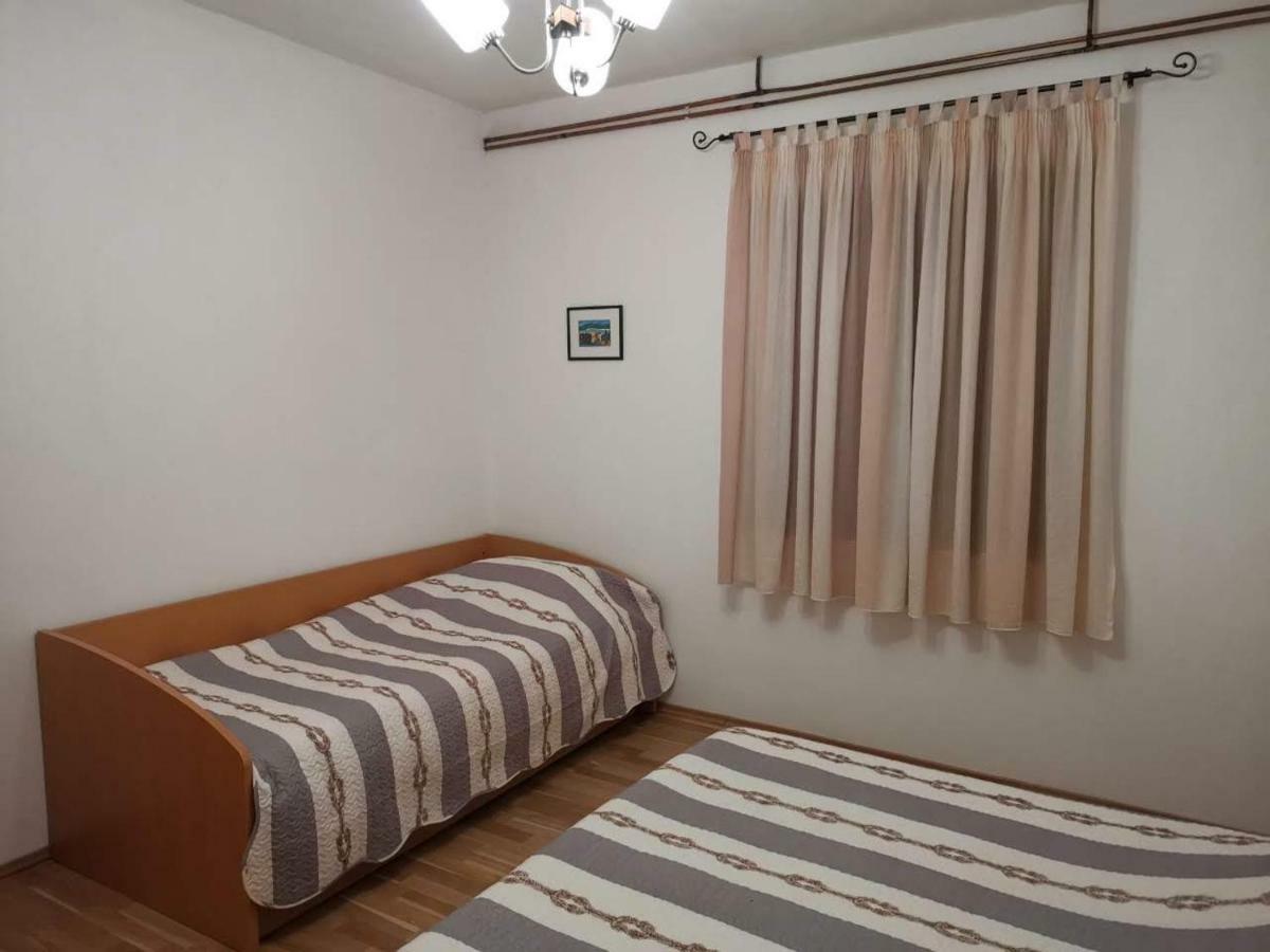Apartmani Spomenka Селине Экстерьер фото