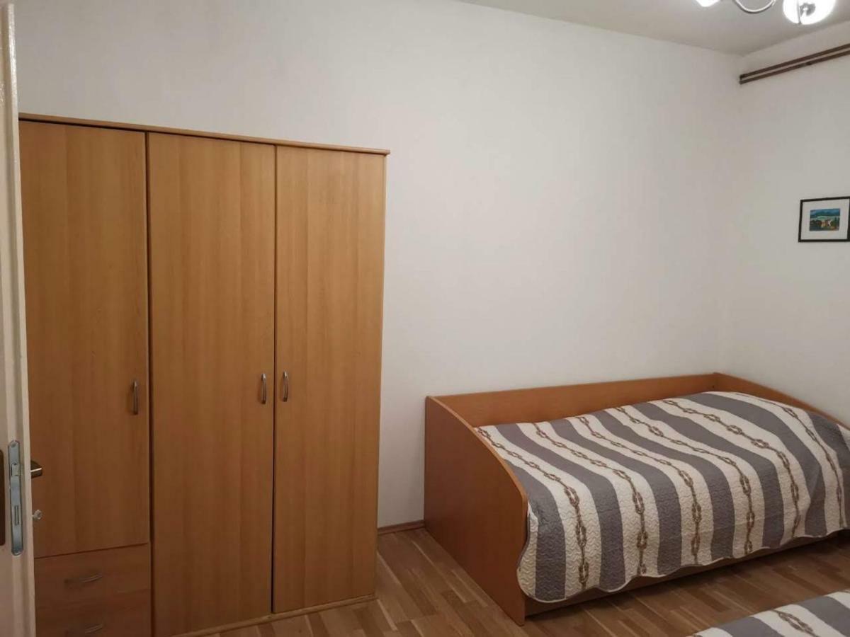 Apartmani Spomenka Селине Экстерьер фото