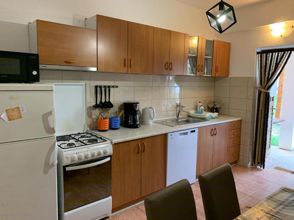 Apartmani Spomenka Селине Экстерьер фото