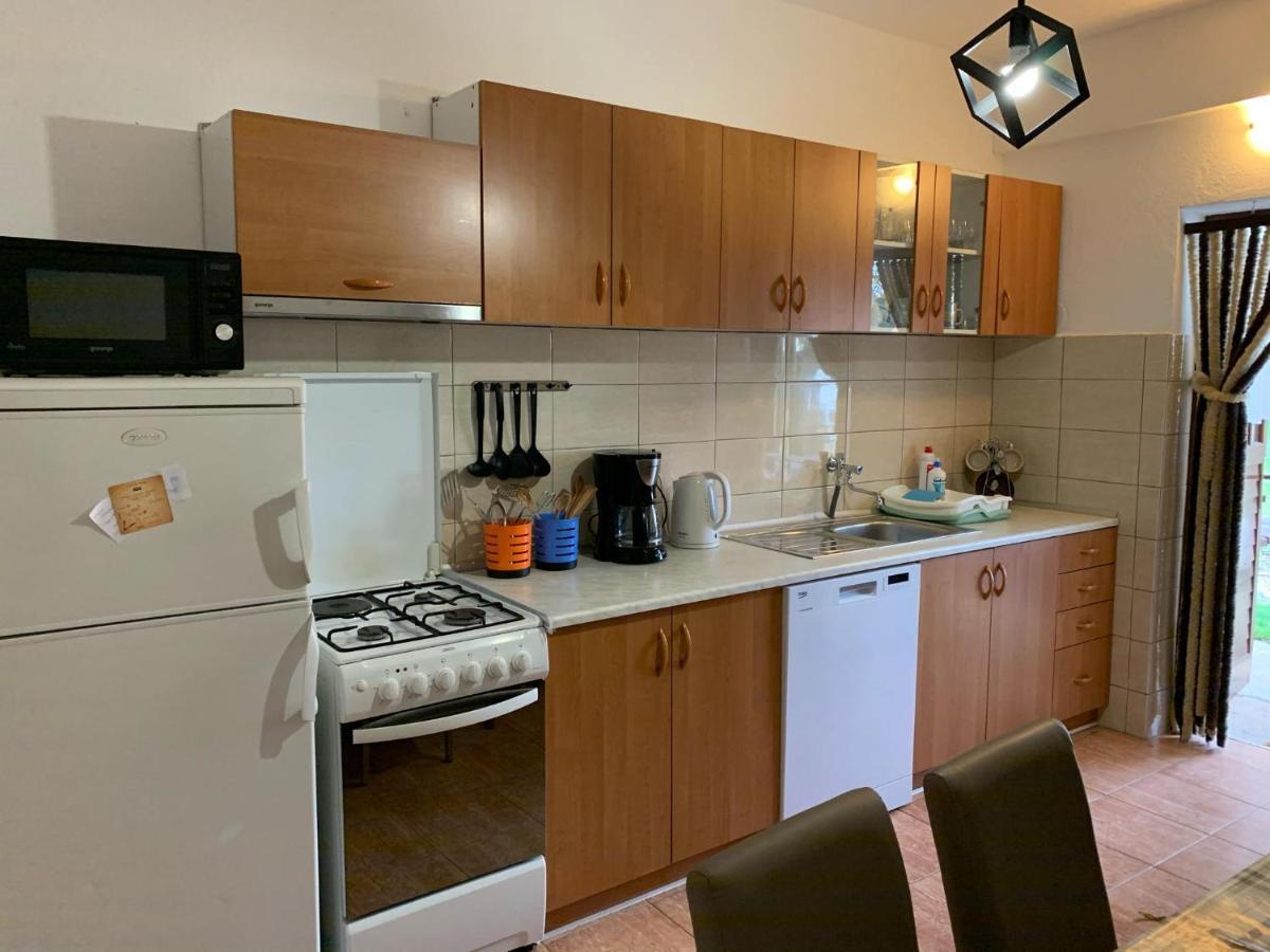 Apartmani Spomenka Селине Экстерьер фото